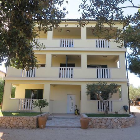 Apartmani Mara Pakoštane 外观 照片