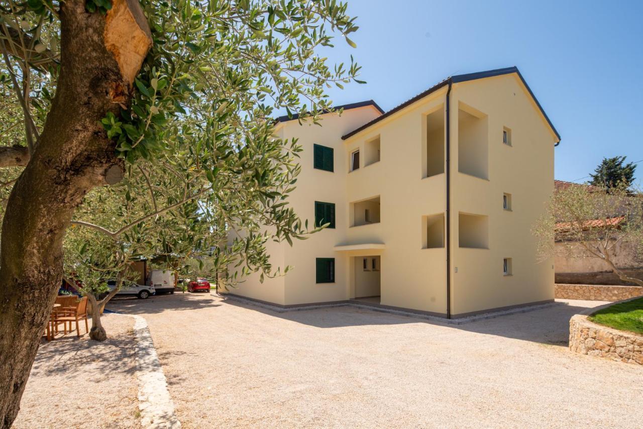 Apartmani Mara Pakoštane 外观 照片