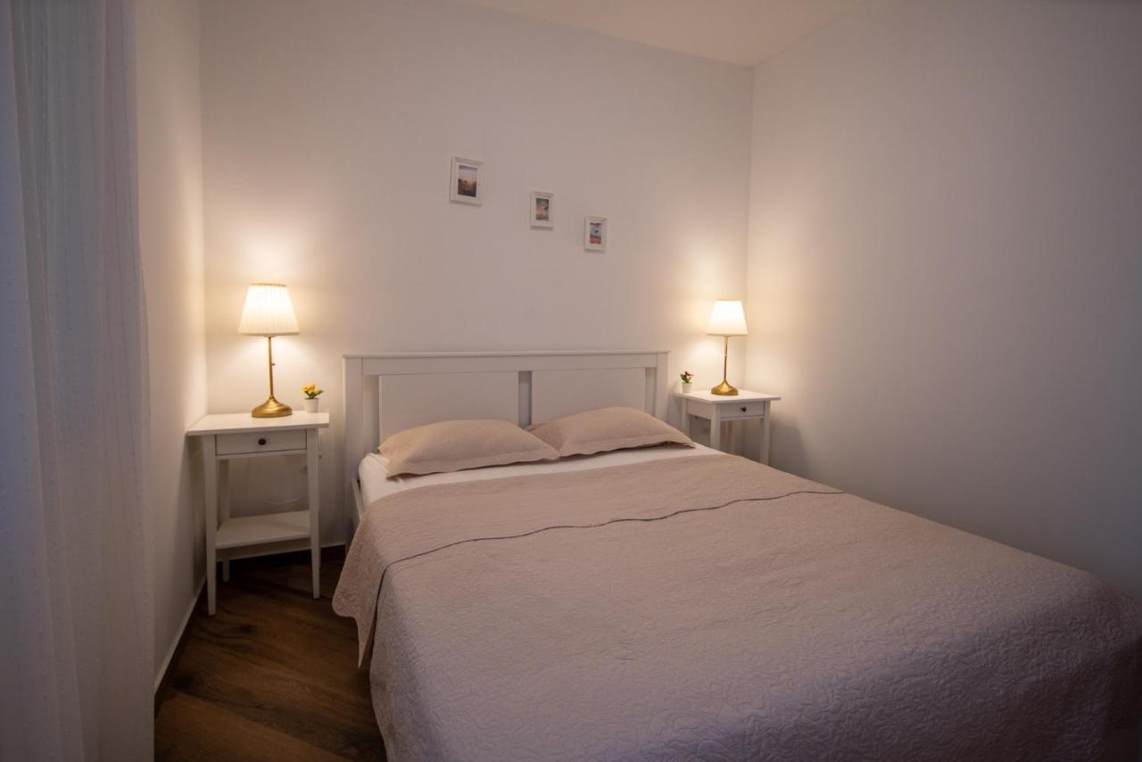 Apartmani Mara Pakoštane 外观 照片