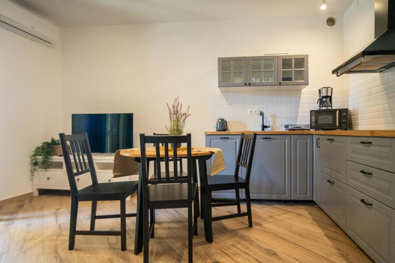Apartmani Mara Pakoštane 外观 照片