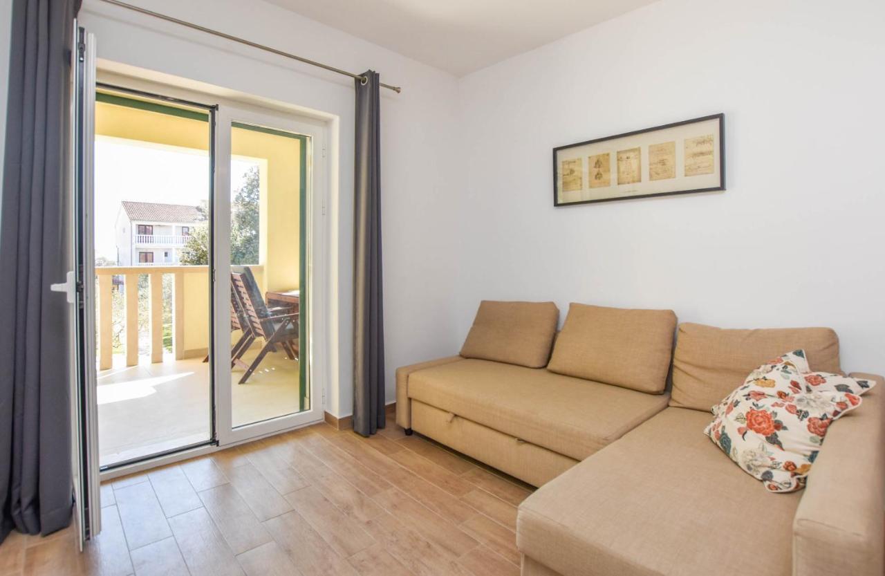 Apartmani Mara Pakoštane 外观 照片