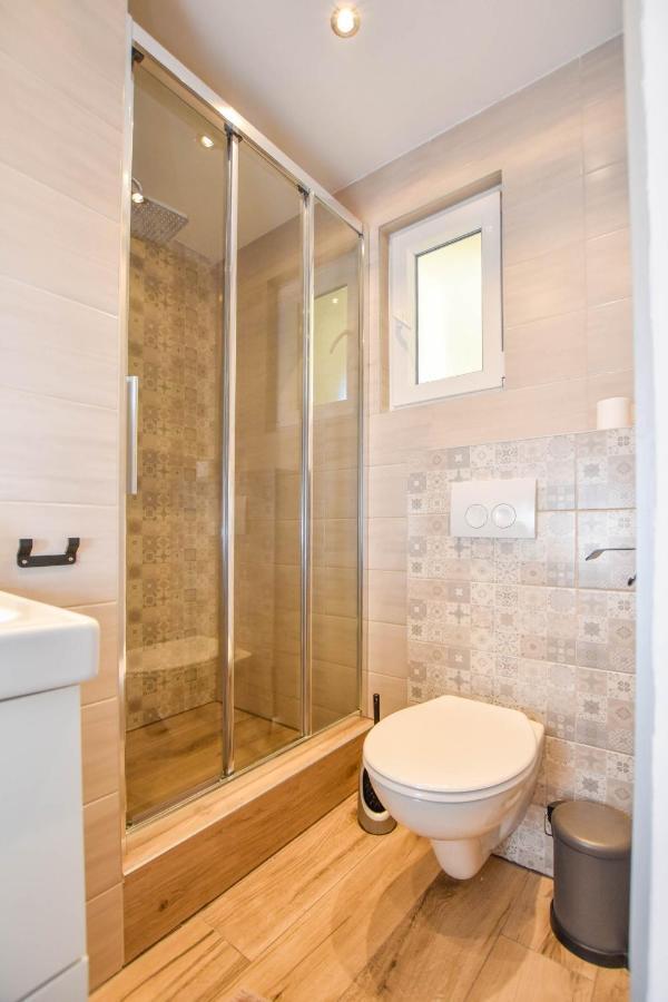 Apartmani Mara Pakoštane 外观 照片